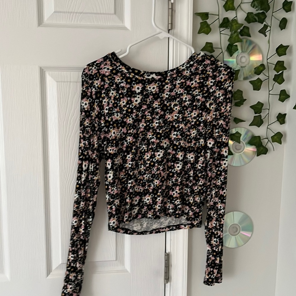 Wild fable floral long sleeve top!